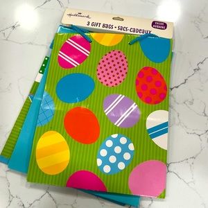 NWT Vintage Hallmark Value Easter Gift Bag Set of 3